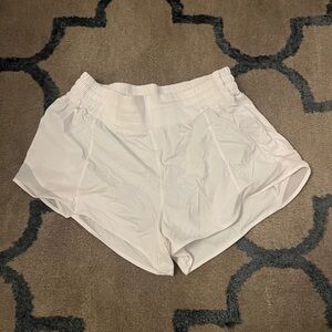 Lululemon 2.5 inch HIGH RISE Hotty Hot Short